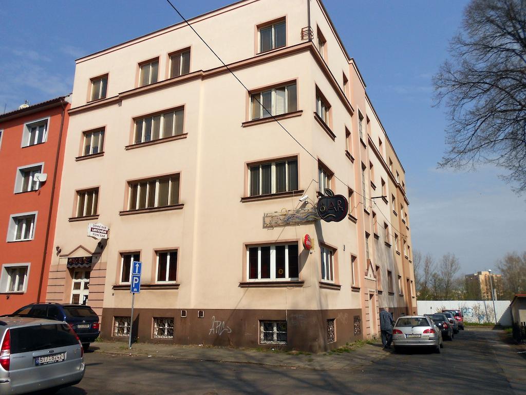 Penzion Paradise Ostrava Bagian luar foto